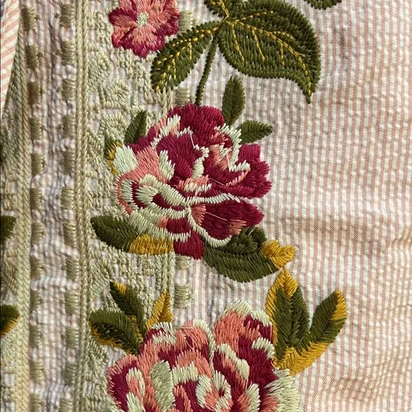 Savanna Jane Blush Floral Embroidered Tank Top - Picture 4 of 4